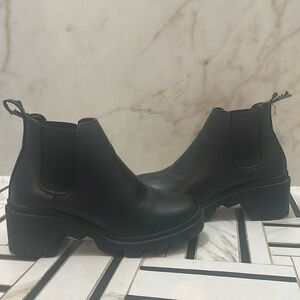 Steve Madden Chelsea Boots